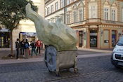 Horiaci smetiak - monument slobody